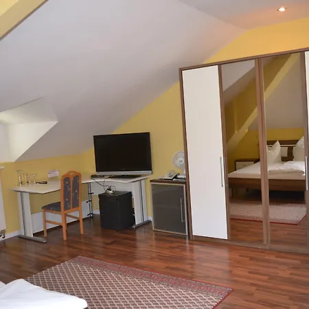 Готель Il Gladiatore Аугсбург